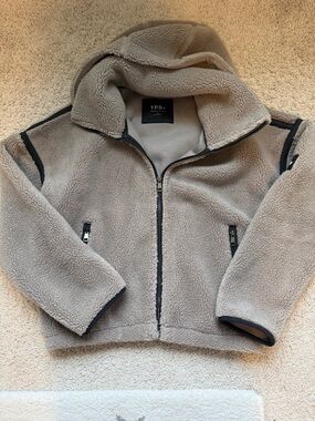 Abercrombie YPB Neowarm Full
Zip Sherpa Hooded Jacket
Womens Size Medium